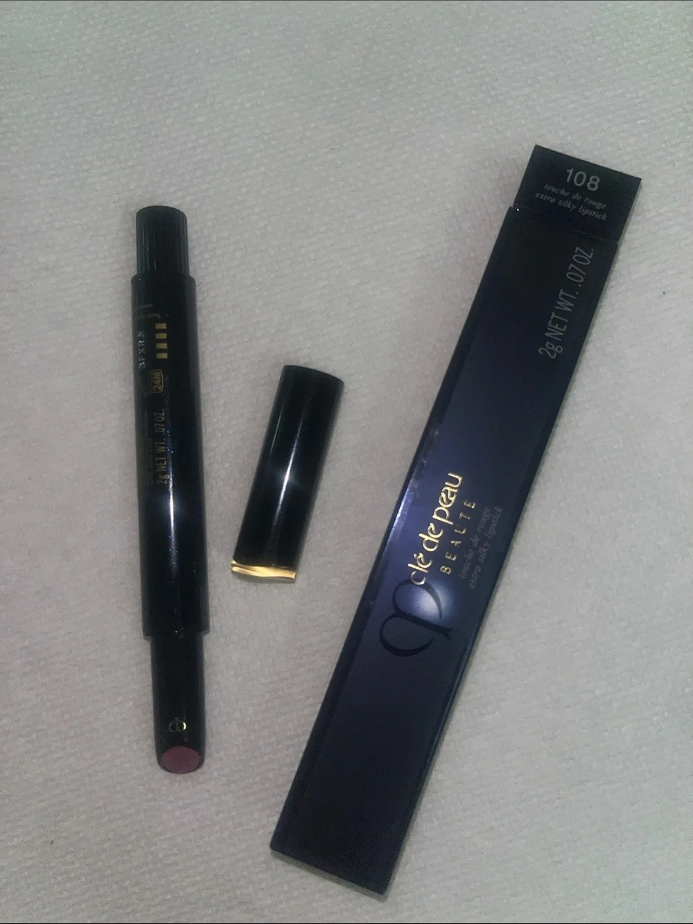 Cle de Peau Beaute touche de rouge extra silky lipstick - Shade 108